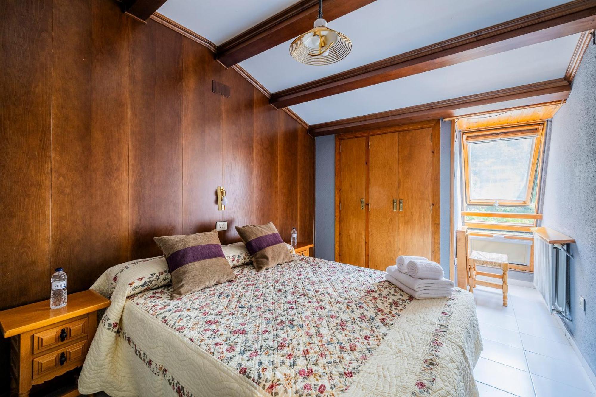Hostal Los Valles Bielsa Εξωτερικό φωτογραφία