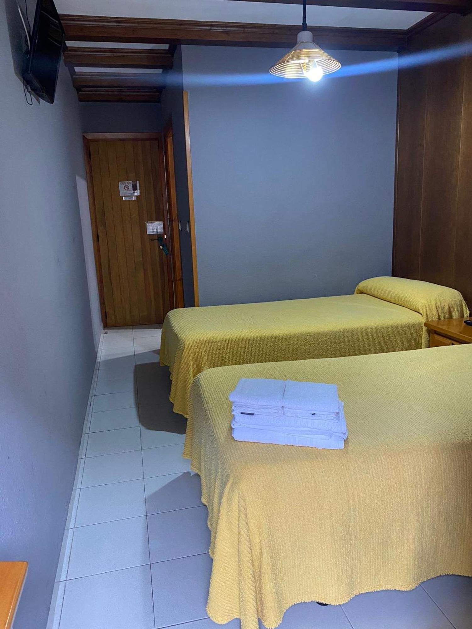 Hostal Los Valles Bielsa Εξωτερικό φωτογραφία