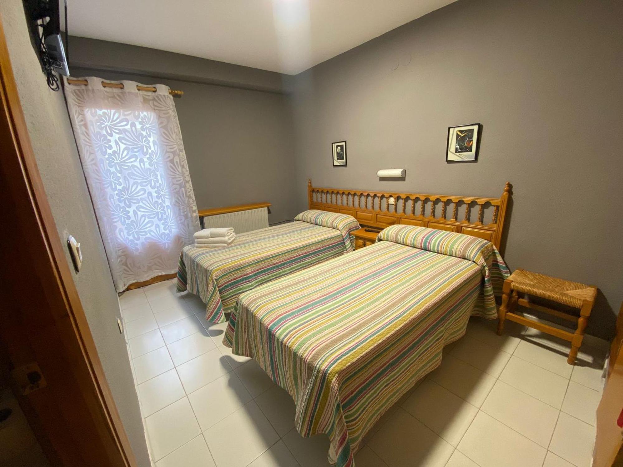 Hostal Los Valles Bielsa Εξωτερικό φωτογραφία