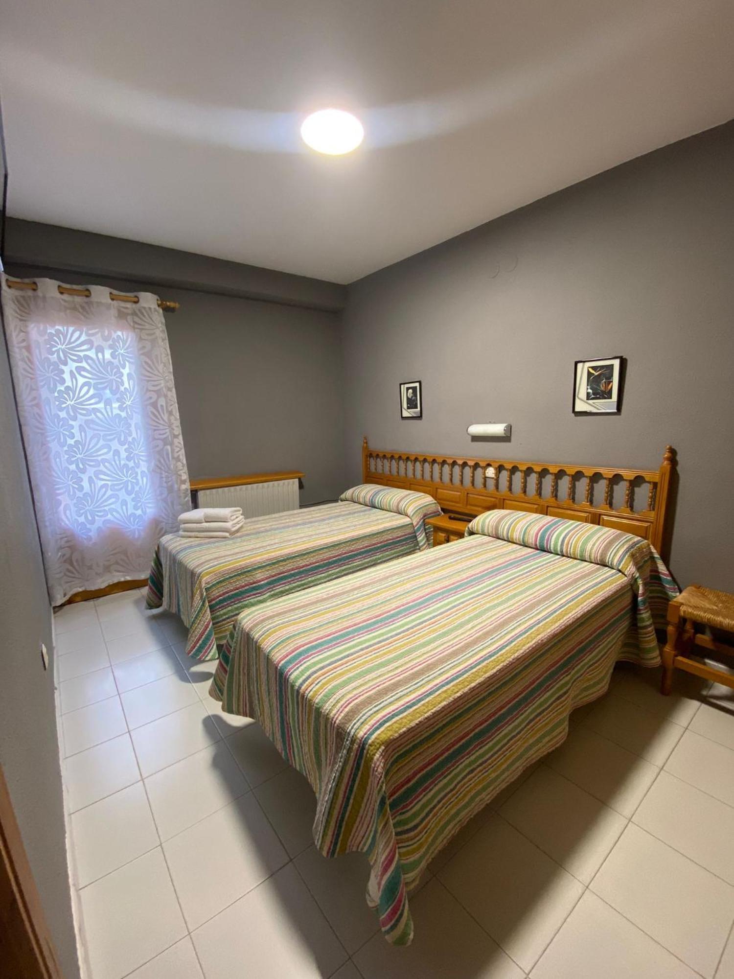 Hostal Los Valles Bielsa Εξωτερικό φωτογραφία