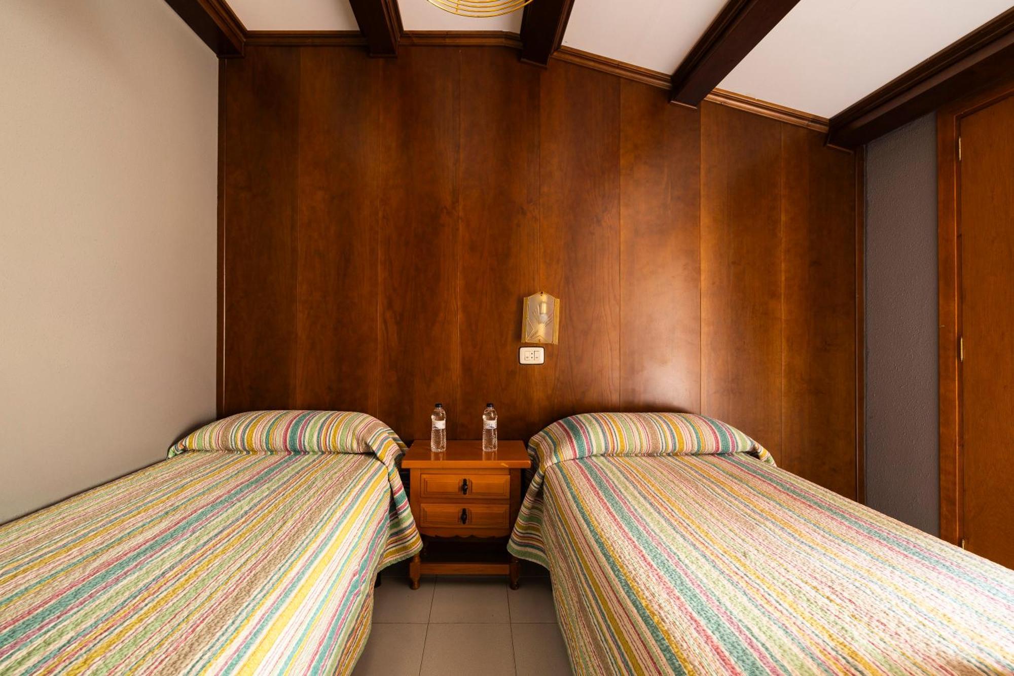 Hostal Los Valles Bielsa Εξωτερικό φωτογραφία